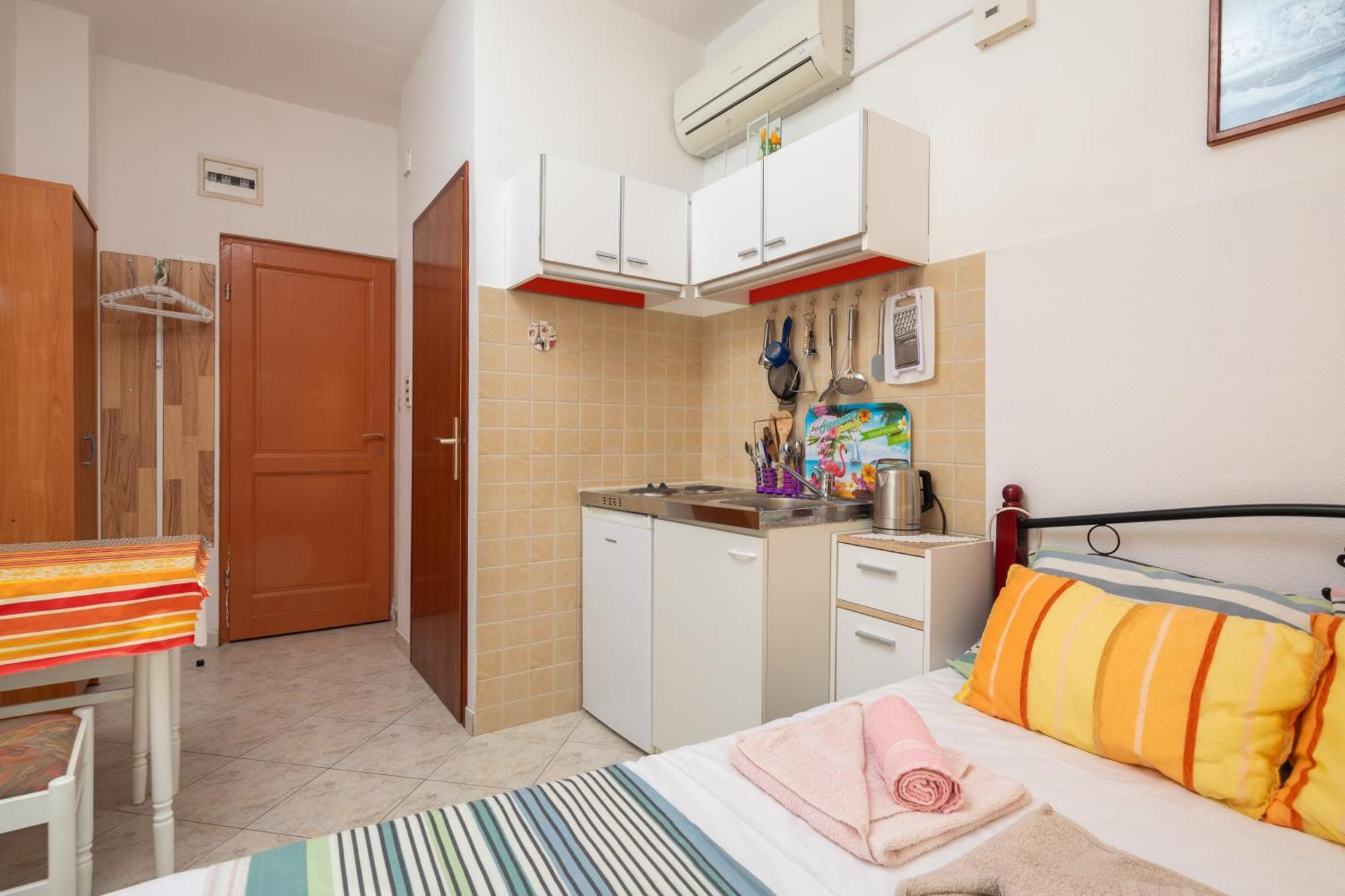 Urban Edge - Beach Apartments Omis Exterior photo